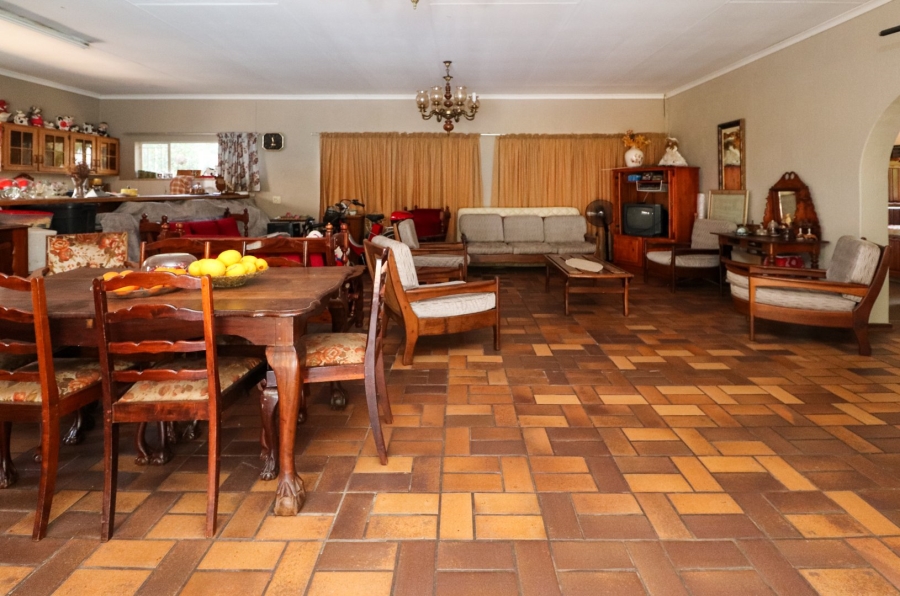 4 Bedroom Property for Sale in Flamwood North West